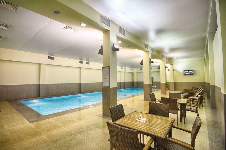 Ani Plaza Hotel