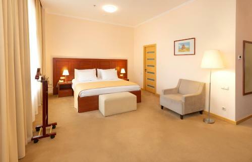 Ani Plaza Hotel