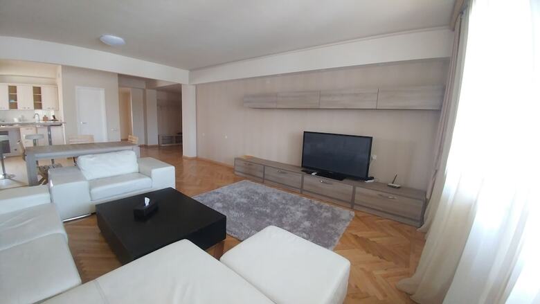 Aparthotel Cross Apartments And Tours