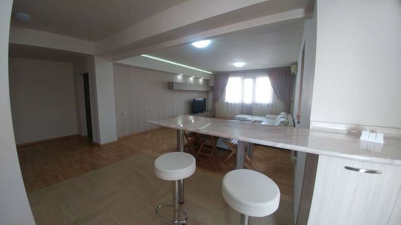 Aparthotel Cross Apartments And Tours