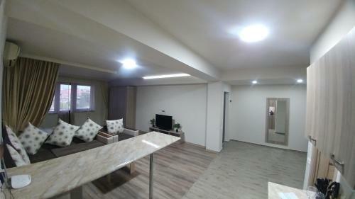Aparthotel Cross Apartments And Tours