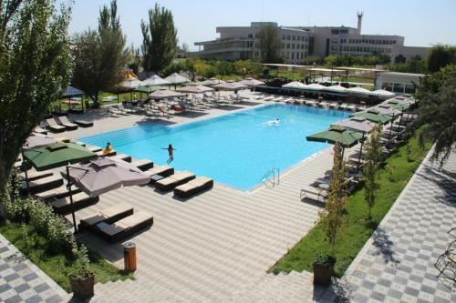 Aparthotel Cross Apartments And Tours
