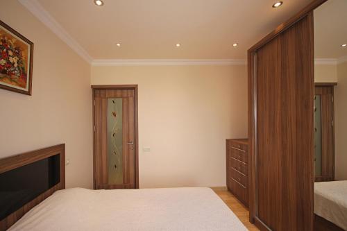 Apartment On Vagharshyan 3
