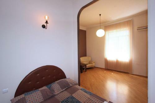Swan Lake Apartment