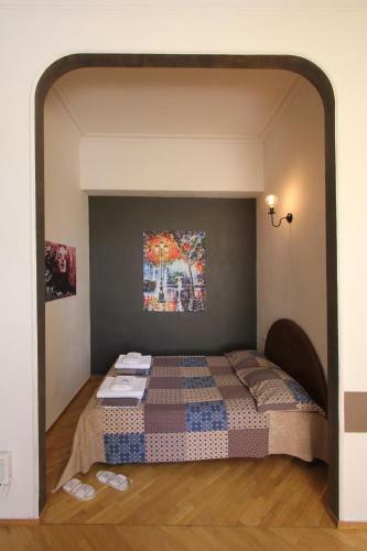 Swan Lake Apartment