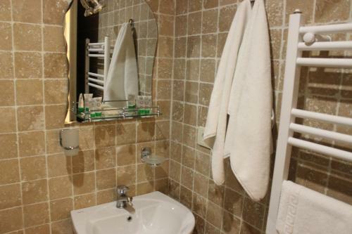 Silk Road Hotel