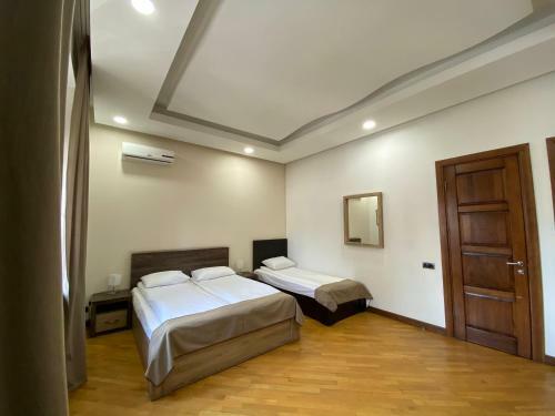 City Hotel By Picnic