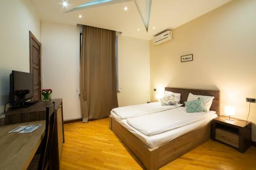 City Hotel By Picnic