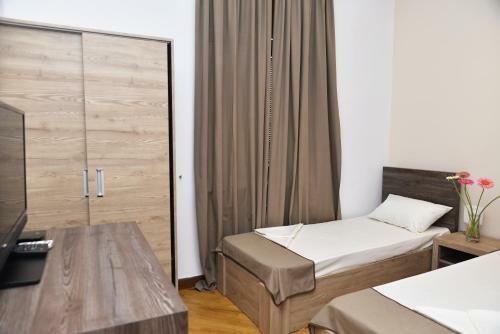 City Hotel By Picnic