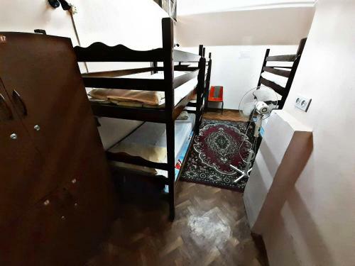 Republic Square Hostel And Tours