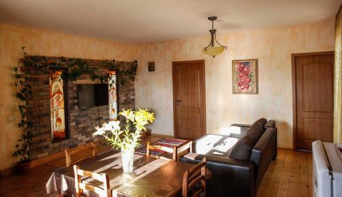 Hostal Mini-hotel ?ara Talyan And Tours