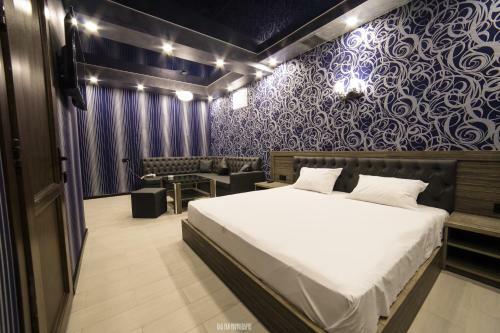 Voyage Hotel