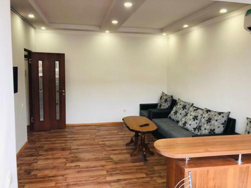 Suite Apartament At Nalbandyan