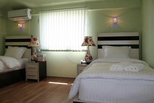 Hotel For You