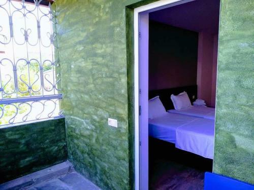 Hostal Riverside Guest House