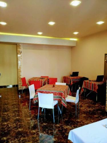 Hostal Riverside Guest House