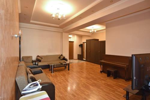 Freedom Apartments On Yekmalyan Str