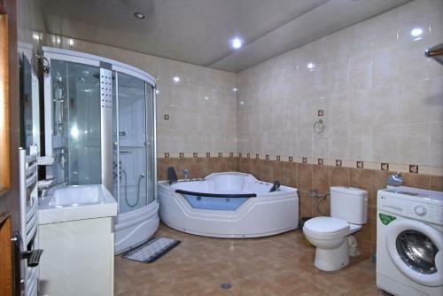 Freedom Apartments On Yekmalyan Str