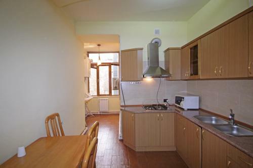Cozy Apartment By The Opera House