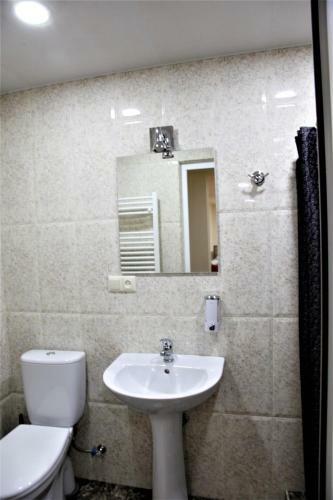 Albert House Hotel And Tours