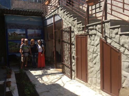 Hostal Komitas Avenue Guest House