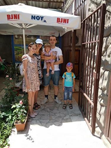 Hostal Komitas Avenue Guest House