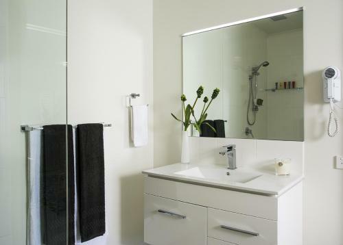 Hotel 1770 Lagoons Central Apartment Resort