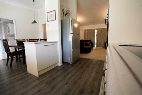 The Birch House - Silver Birches Luxury Accommodation Bright