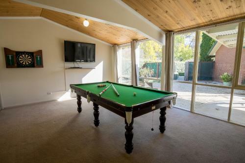 The Birch House - Silver Birches Luxury Accommodation Bright