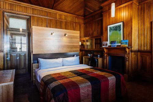 The Henry Jones Art Hotel