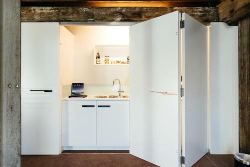 The Henry Jones Art Hotel