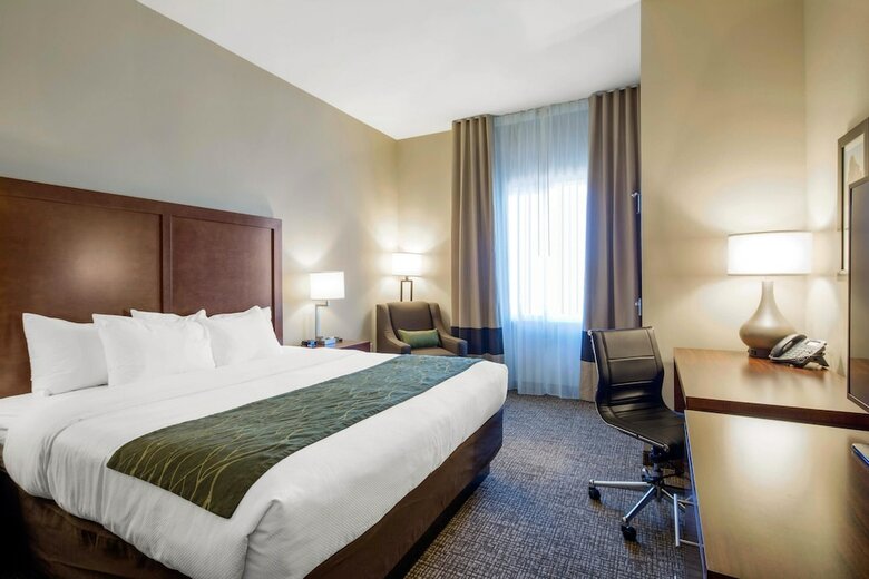 Hotel Comfort Inn & Suites