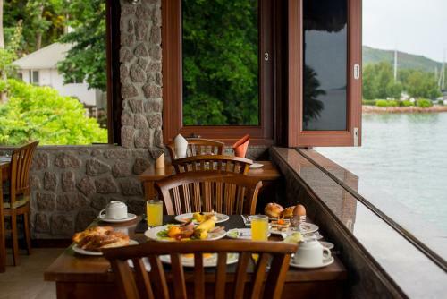 Hostal Chalets Cote Mer