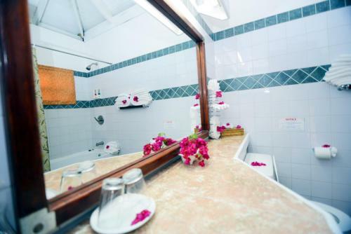 Hotel Hummingbird Beach Resort
