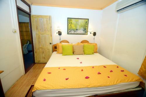 Hotel Hummingbird Beach Resort