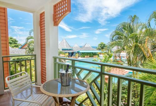 Hotel Bay Gardens Beach Resort