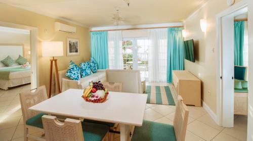 Hotel Bay Gardens Beach Resort