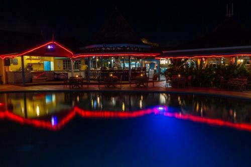 Hotel Bay Gardens Beach Resort