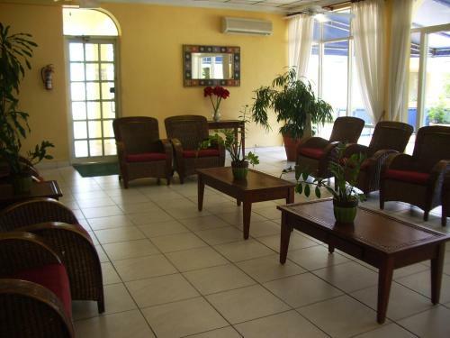 Royal Islander Hotel