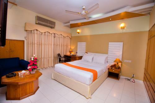 Hotel Golden Deer