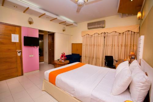 Hotel Golden Deer