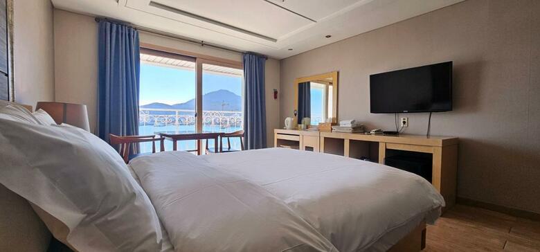 Hansan Hotel