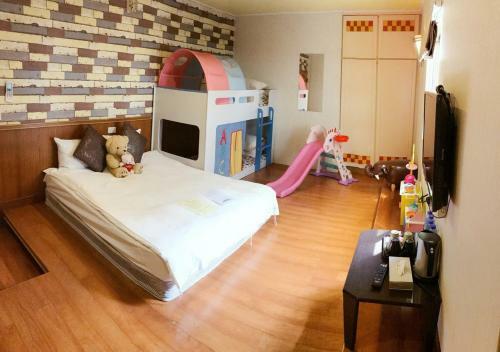 Love Home Garden Inn