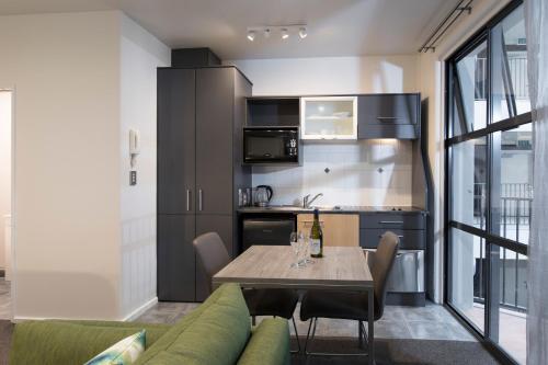 Aparthotel Quest Atrium Serviced Apartments