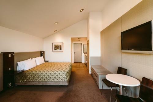 Aparthotel Garden Court Suites & Apartments