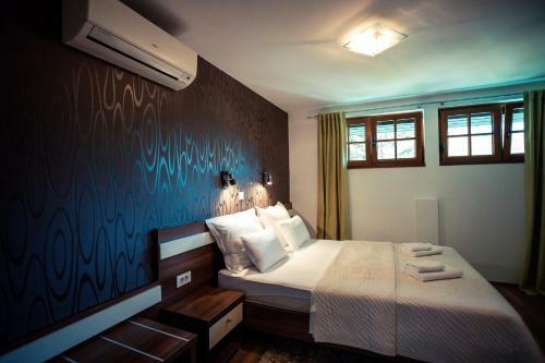 Hostal Golden Lakes Rooms