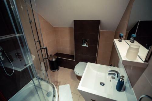 Hostal Golden Lakes Rooms