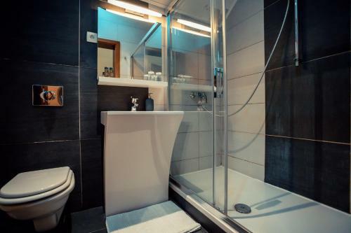 Hostal Golden Lakes Rooms