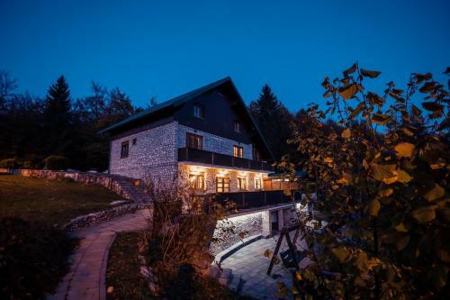Hostal Golden Lakes Rooms