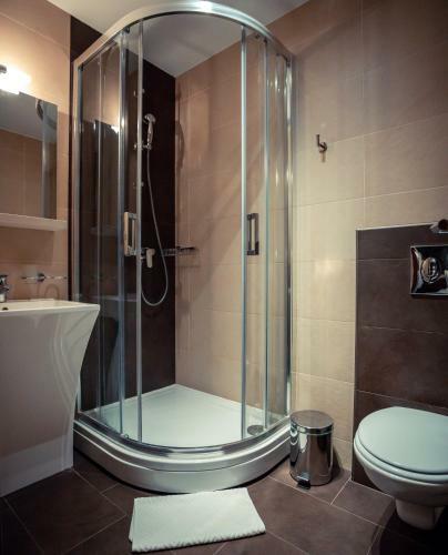 Hostal Golden Lakes Rooms